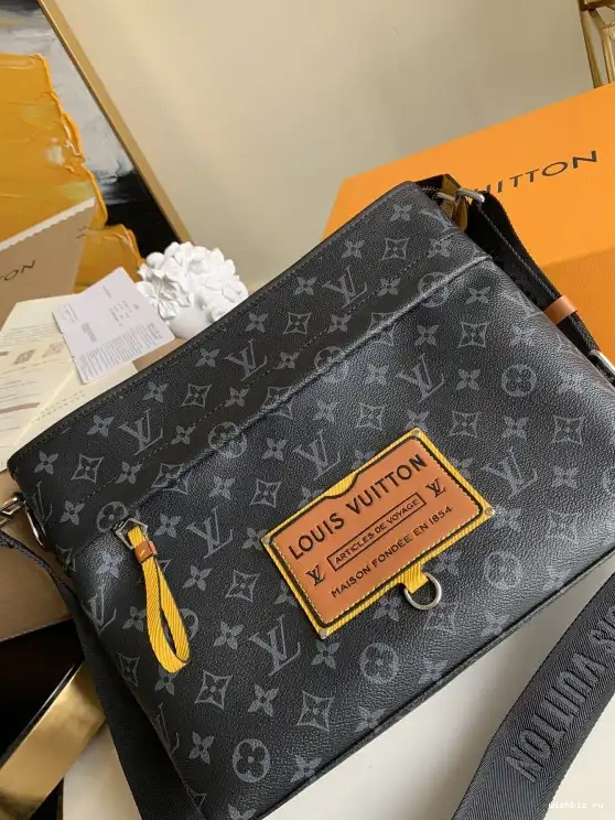 WIS MESSENGER LOUIS VUITTON BAG 0528